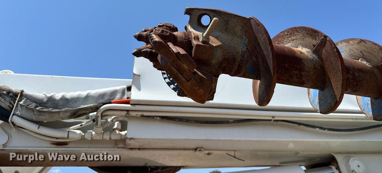 image for item EJ8914 IHI IC50 track carrier with digger derrick 