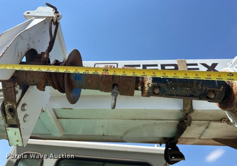 image for item EJ8914 IHI IC50 track carrier with digger derrick 