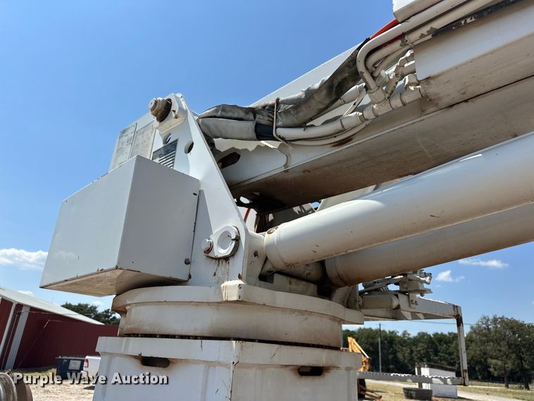 image for item EJ8914 IHI IC50 track carrier with digger derrick 