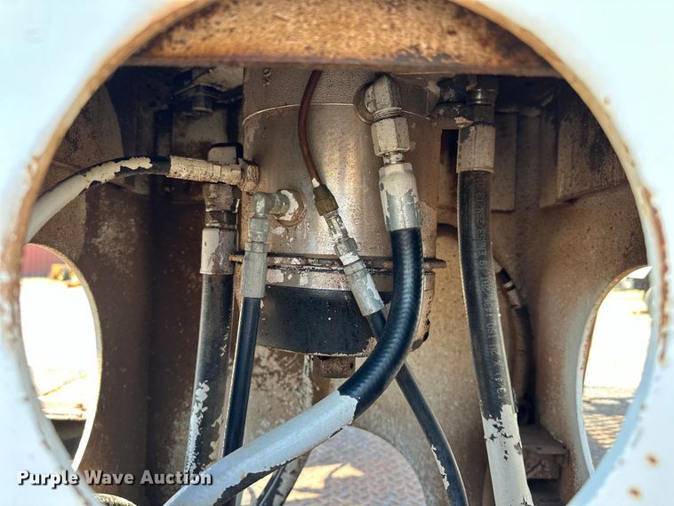 image for item EJ8914 IHI IC50 track carrier with digger derrick 