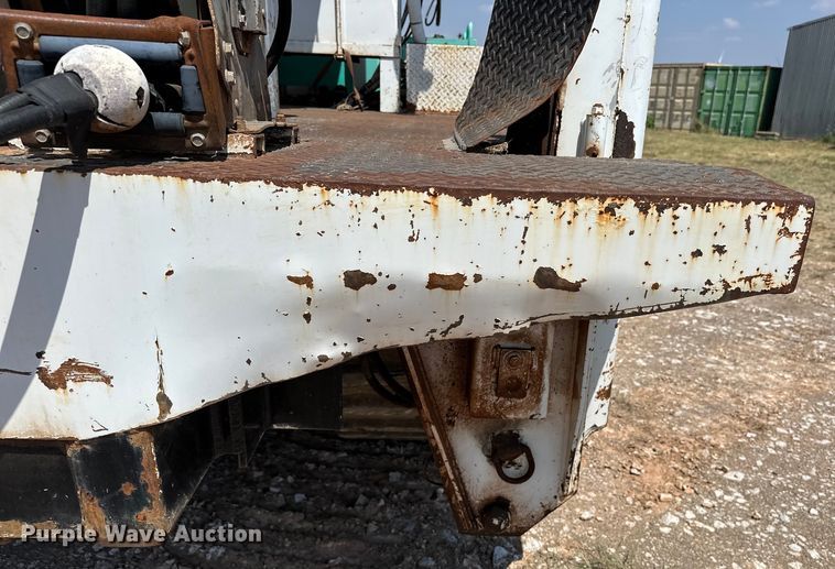 image for item EJ8914 IHI IC50 track carrier with digger derrick 