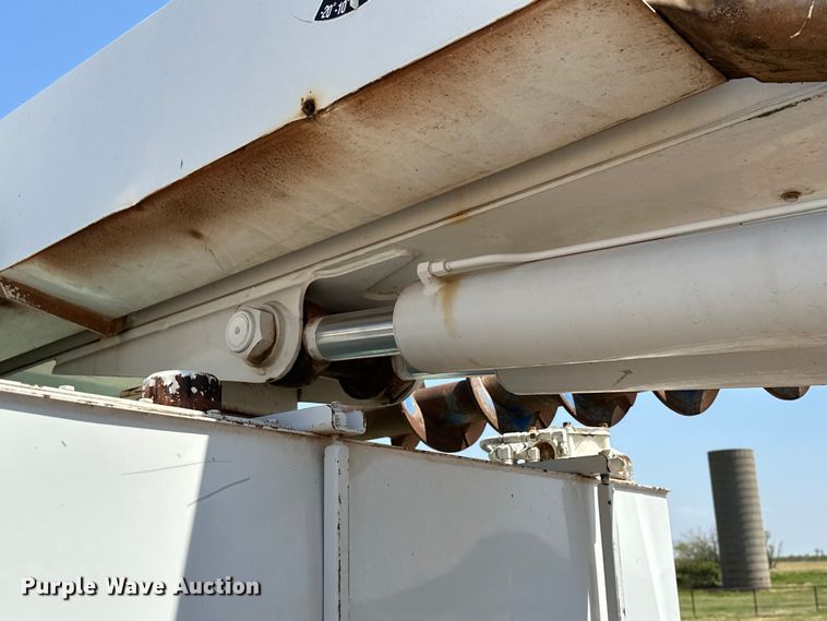 image for item EJ8914 IHI IC50 track carrier with digger derrick 