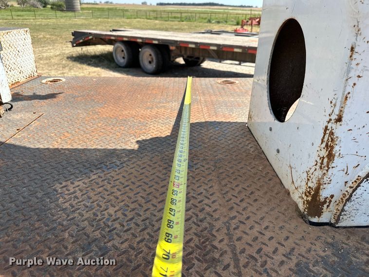 image for item EJ8914 IHI IC50 track carrier with digger derrick 