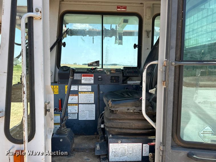 image for item EJ8914 IHI IC50 track carrier with digger derrick 