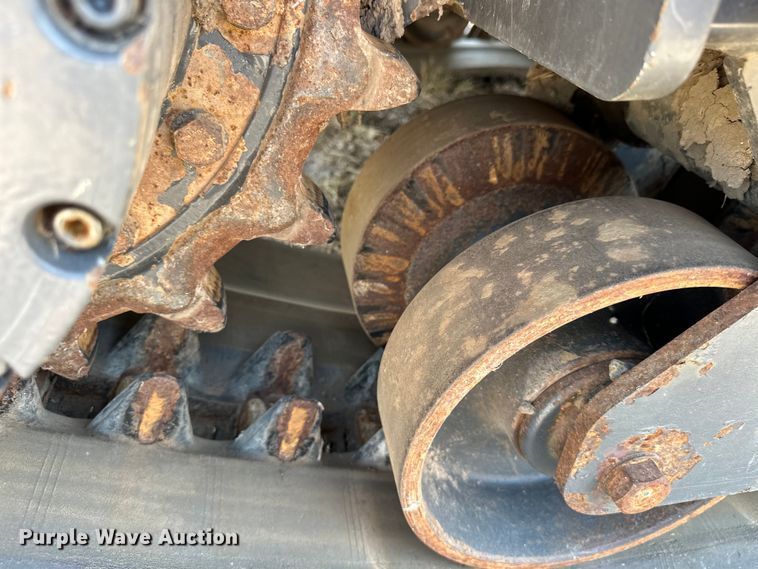 image for item EJ8914 IHI IC50 track carrier with digger derrick 