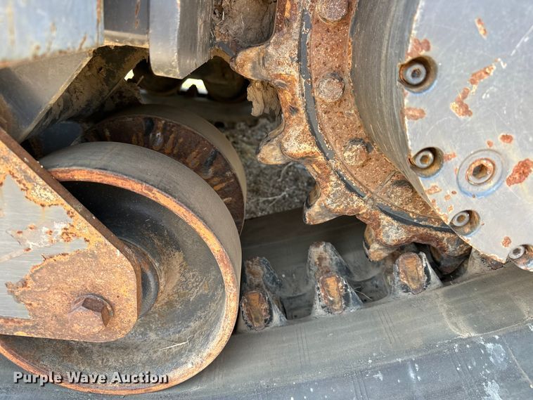 image for item EJ8914 IHI IC50 track carrier with digger derrick 