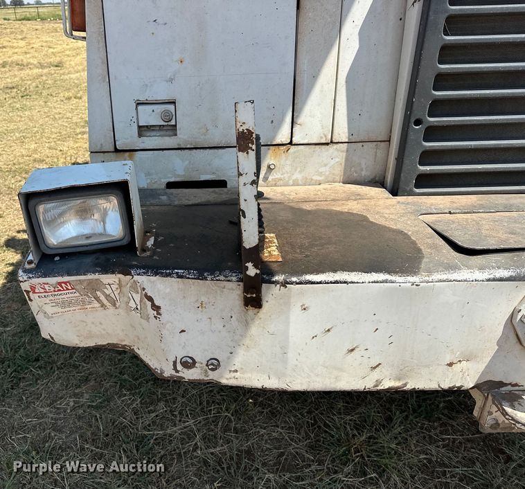 image for item EJ8915 IHI  IC50  track carrier with digger derrick 