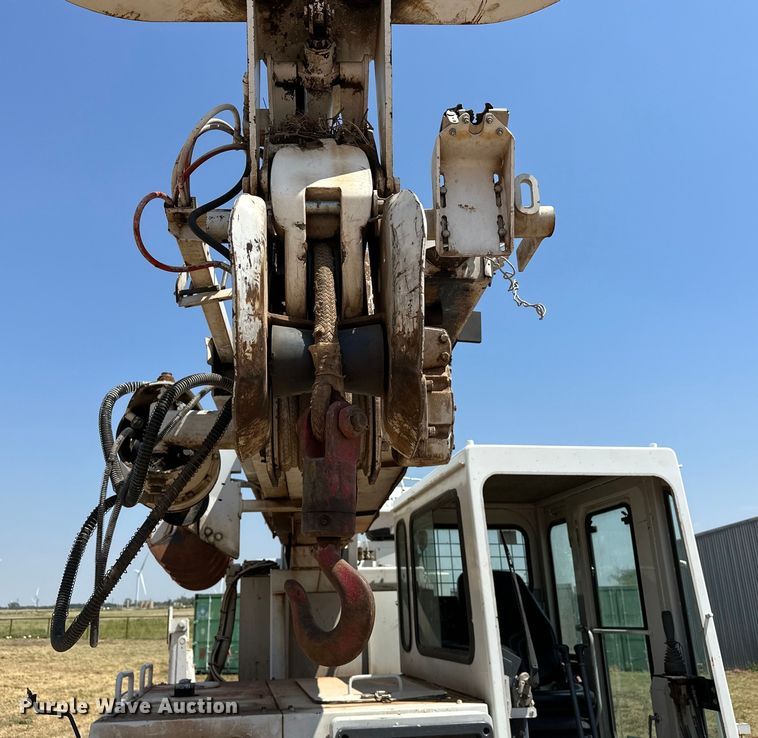 image for item EJ8915 IHI  IC50  track carrier with digger derrick 