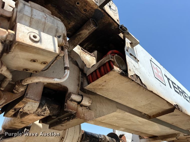 image for item EJ8915 IHI  IC50  track carrier with digger derrick 