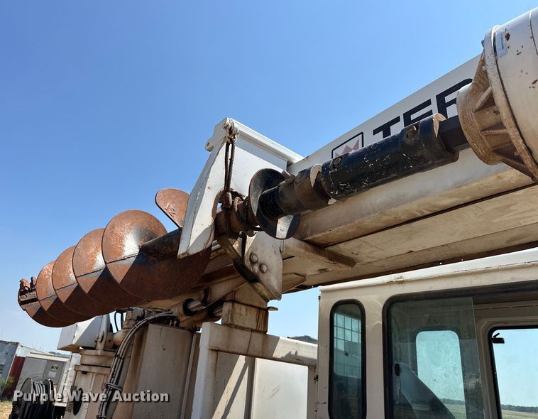 image for item EJ8915 IHI  IC50  track carrier with digger derrick 