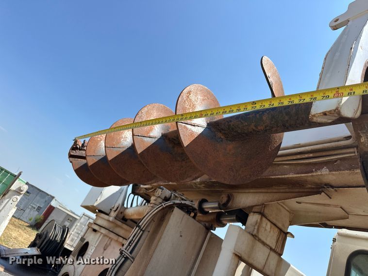 image for item EJ8915 IHI  IC50  track carrier with digger derrick 