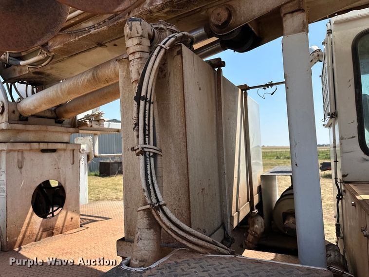 image for item EJ8915 IHI  IC50  track carrier with digger derrick 