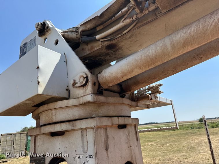 image for item EJ8915 IHI  IC50  track carrier with digger derrick 