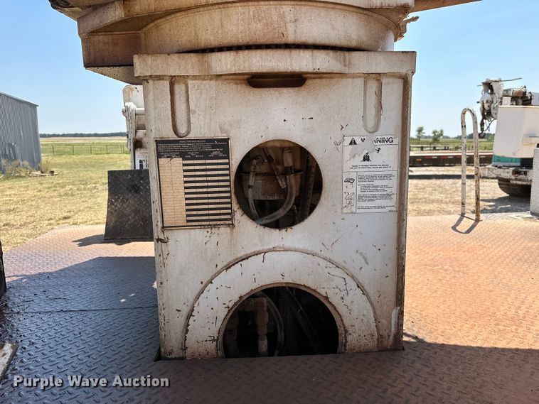 image for item EJ8915 IHI  IC50  track carrier with digger derrick 