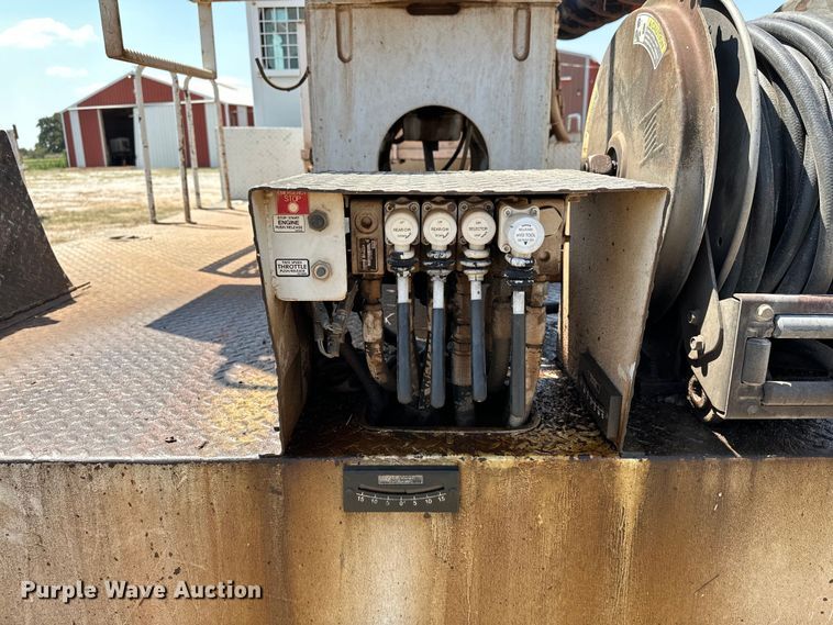 image for item EJ8915 IHI  IC50  track carrier with digger derrick 