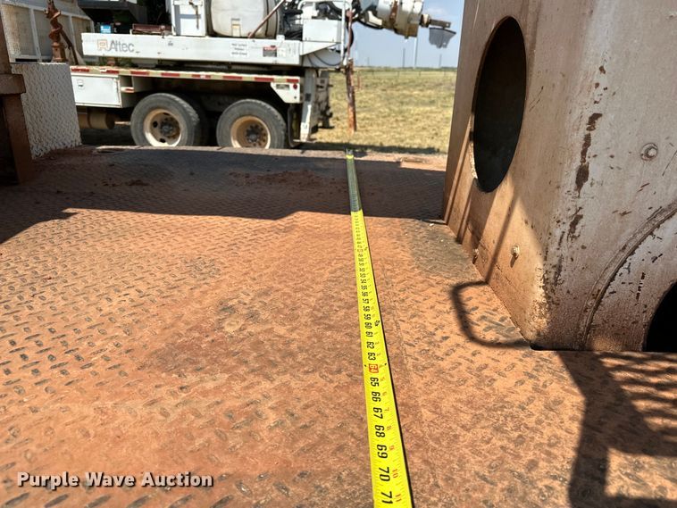 image for item EJ8915 IHI  IC50  track carrier with digger derrick 