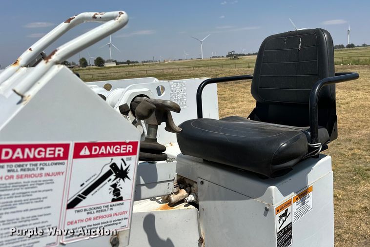 image for item EJ8915 IHI  IC50  track carrier with digger derrick 