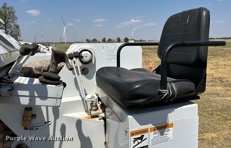 image for item EJ8915 IHI  IC50  track carrier with digger derrick 