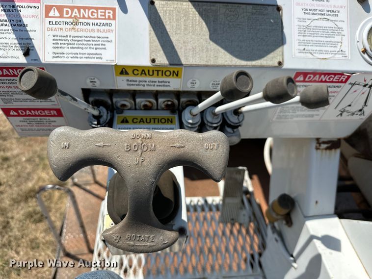 image for item EJ8915 IHI  IC50  track carrier with digger derrick 