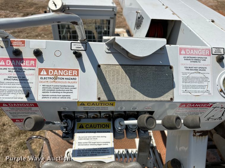 image for item EJ8915 IHI  IC50  track carrier with digger derrick 