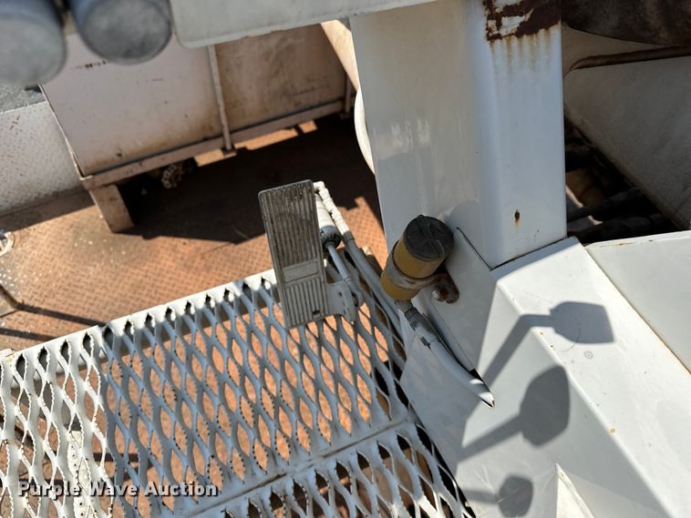 image for item EJ8915 IHI  IC50  track carrier with digger derrick 