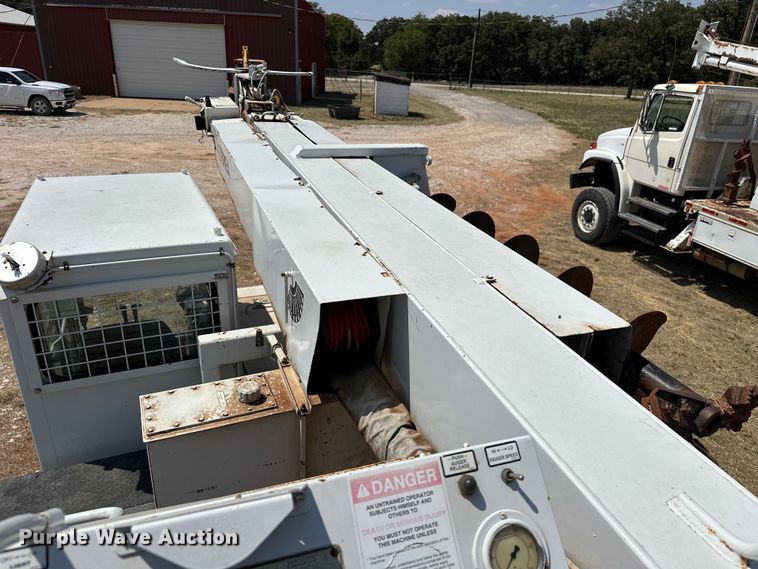 image for item EJ8915 IHI  IC50  track carrier with digger derrick 