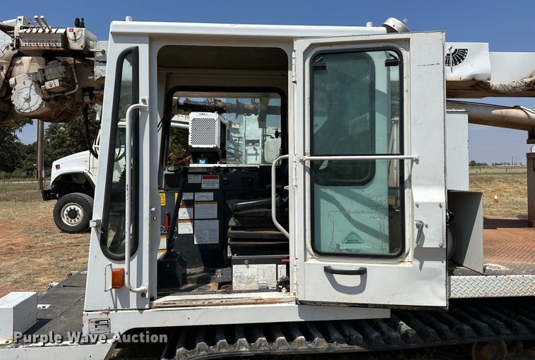 image for item EJ8915 IHI  IC50  track carrier with digger derrick 