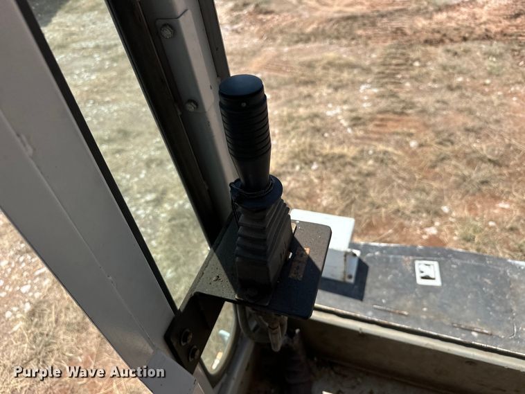 image for item EJ8915 IHI  IC50  track carrier with digger derrick 