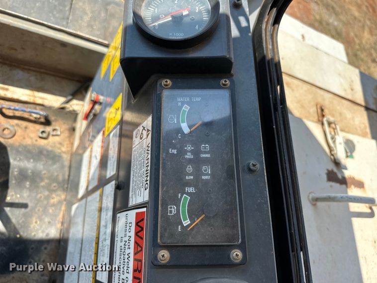 image for item EJ8915 IHI  IC50  track carrier with digger derrick 