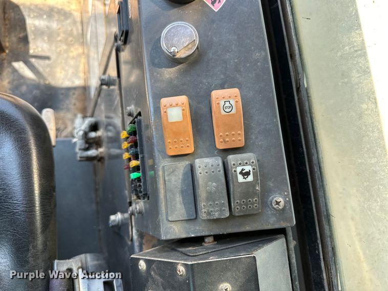 image for item EJ8915 IHI  IC50  track carrier with digger derrick 