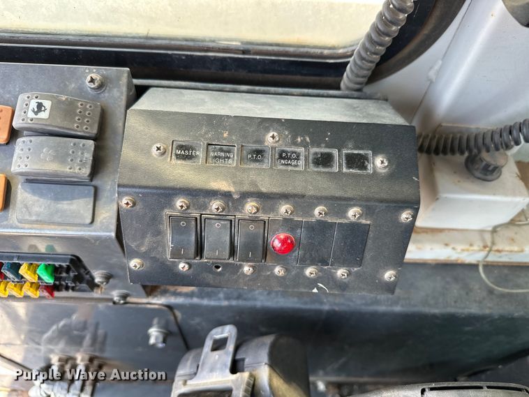 image for item EJ8915 IHI  IC50  track carrier with digger derrick 