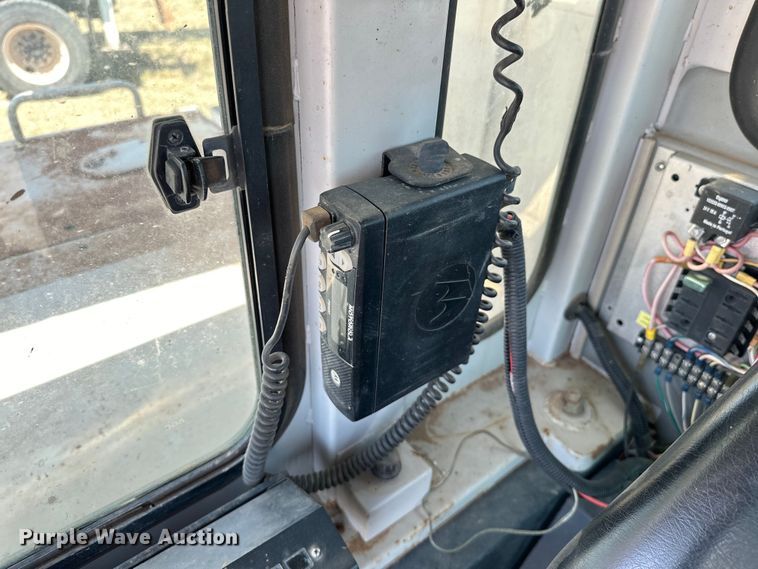 image for item EJ8915 IHI  IC50  track carrier with digger derrick 