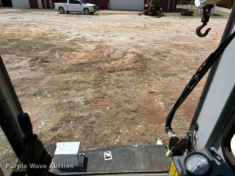 image for item EJ8915 IHI  IC50  track carrier with digger derrick 