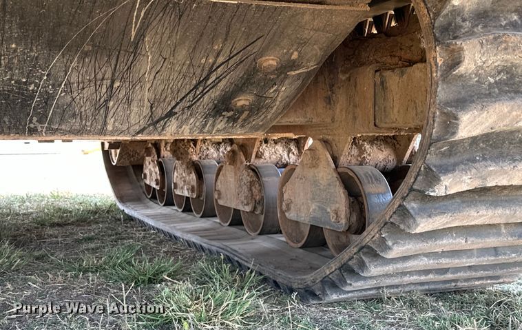 image for item EJ8915 IHI  IC50  track carrier with digger derrick 