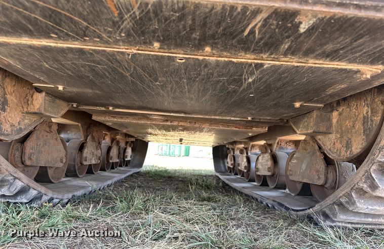 image for item EJ8915 IHI  IC50  track carrier with digger derrick 