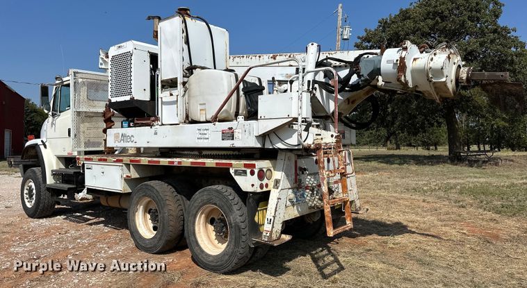 image for item EJ8916 2000 Freightliner  FL80 pressure digger truck