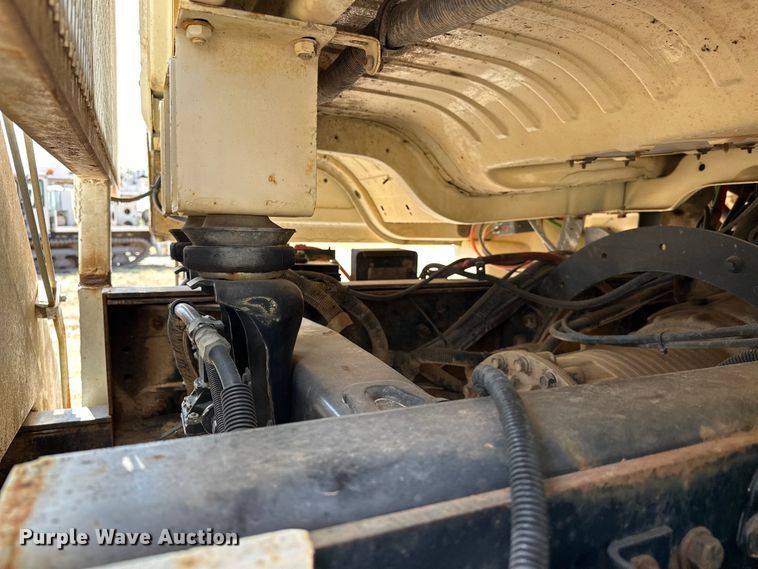 image for item EJ8916 2000 Freightliner  FL80 pressure digger truck