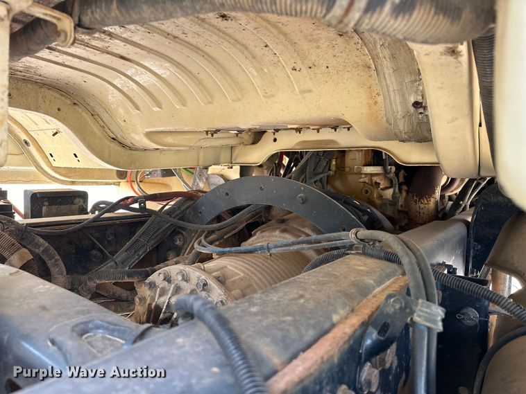 image for item EJ8916 2000 Freightliner  FL80 pressure digger truck