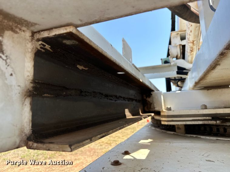 image for item EJ8916 2000 Freightliner  FL80 pressure digger truck