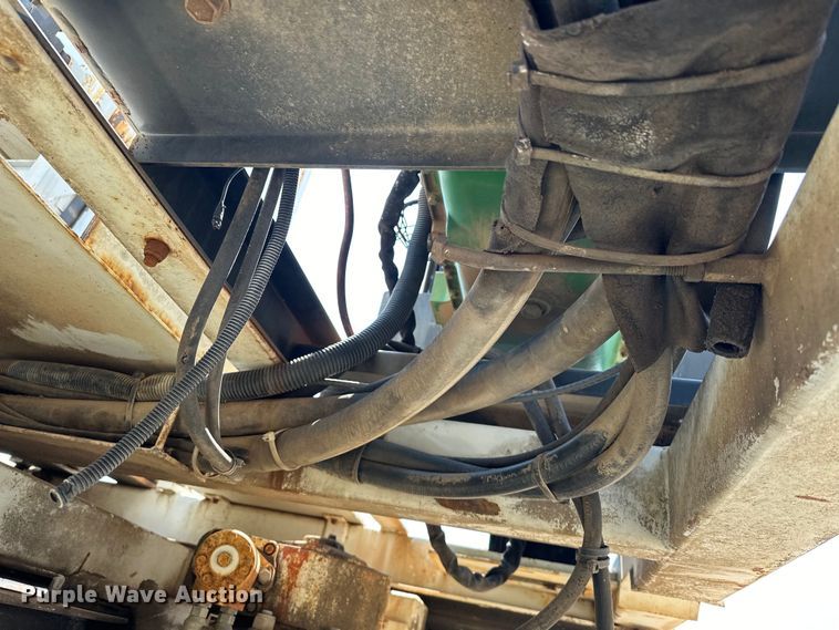 image for item EJ8916 2000 Freightliner  FL80 pressure digger truck