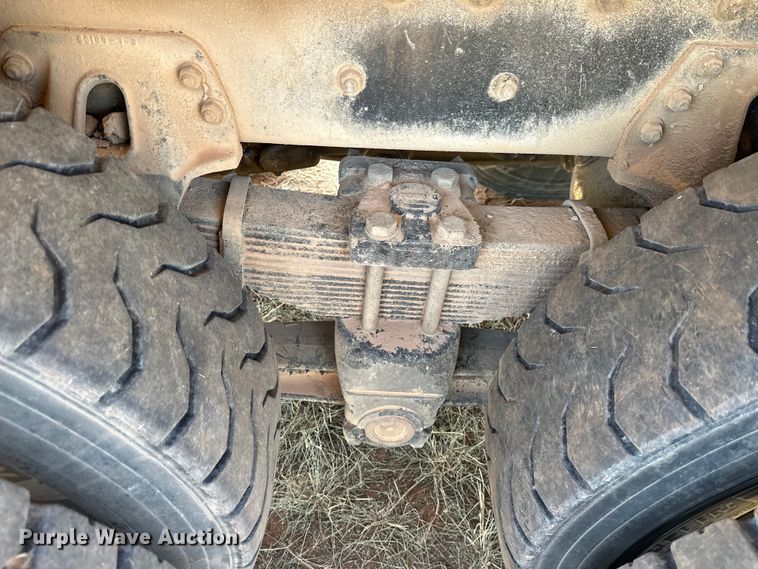 image for item EJ8916 2000 Freightliner  FL80 pressure digger truck