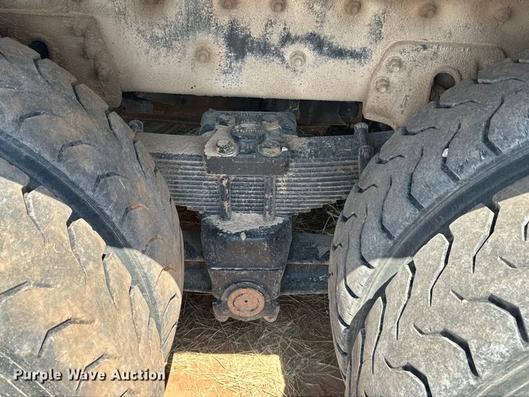 image for item EJ8916 2000 Freightliner  FL80 pressure digger truck