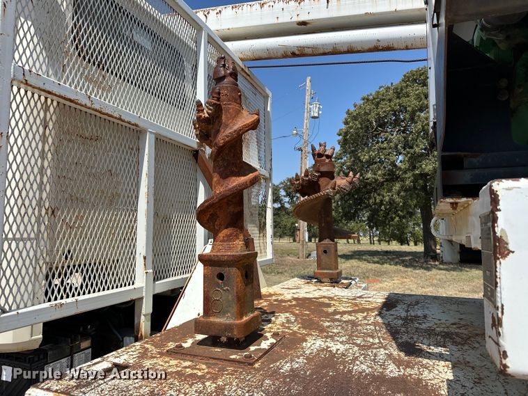 image for item EJ8916 2000 Freightliner  FL80 pressure digger truck