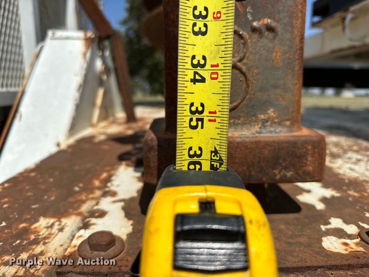 image for item EJ8916 2000 Freightliner  FL80 pressure digger truck