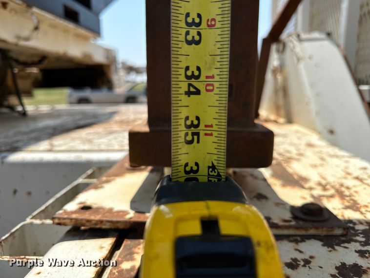 image for item EJ8916 2000 Freightliner  FL80 pressure digger truck