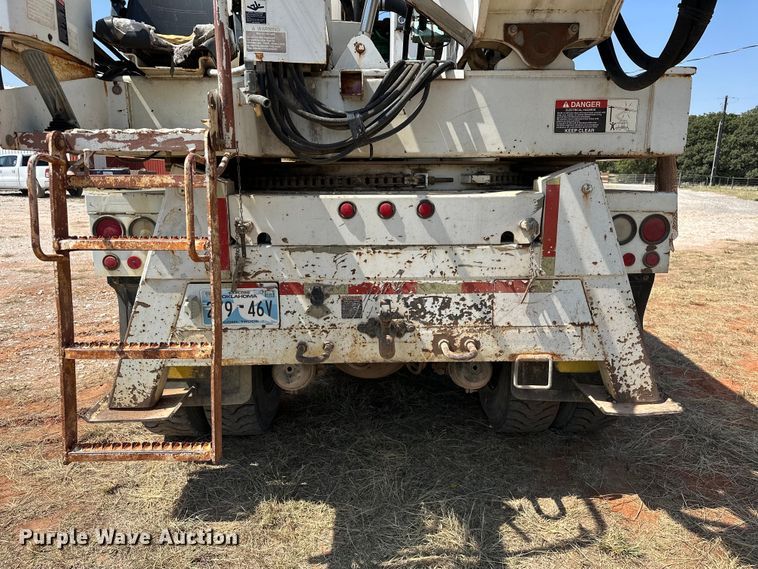 image for item EJ8916 2000 Freightliner  FL80 pressure digger truck