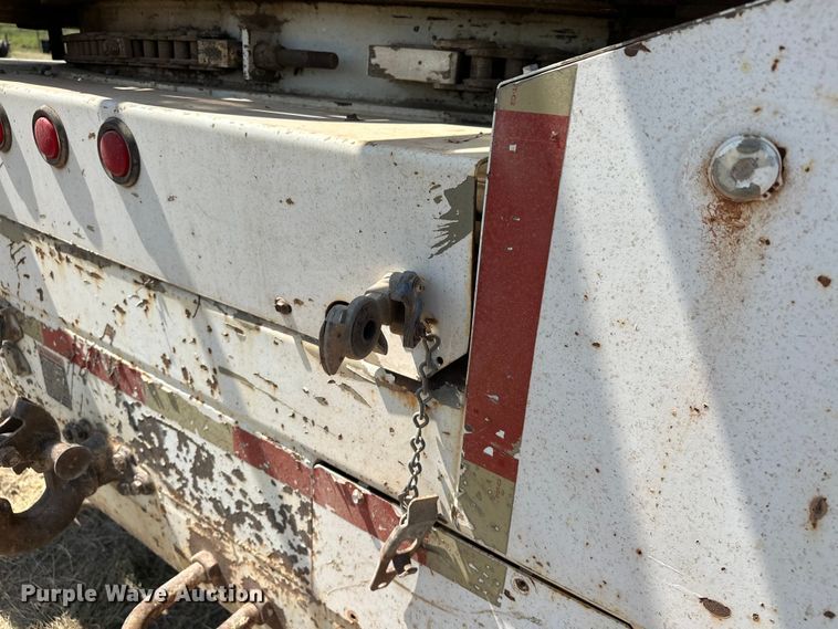 image for item EJ8916 2000 Freightliner  FL80 pressure digger truck