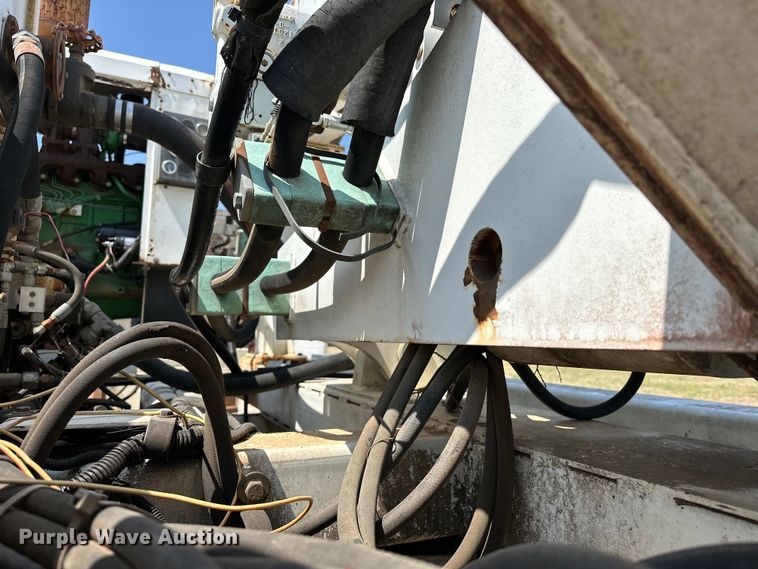 image for item EJ8916 2000 Freightliner  FL80 pressure digger truck