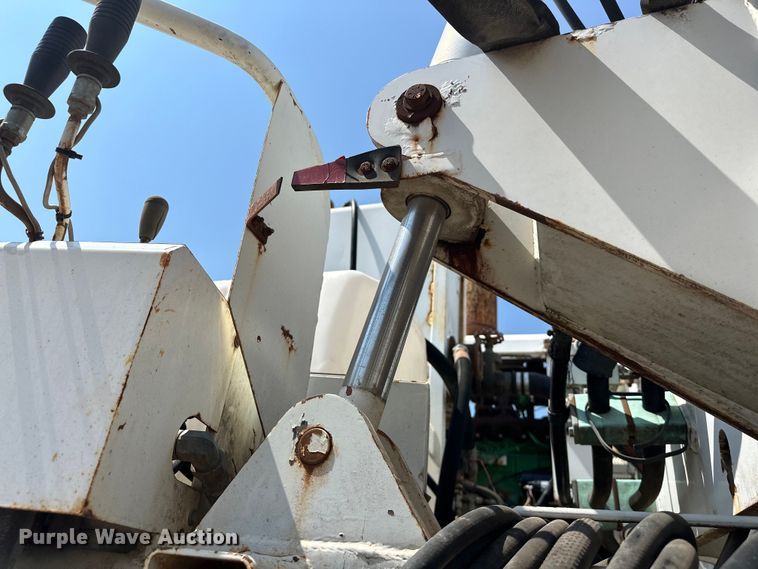 image for item EJ8916 2000 Freightliner  FL80 pressure digger truck