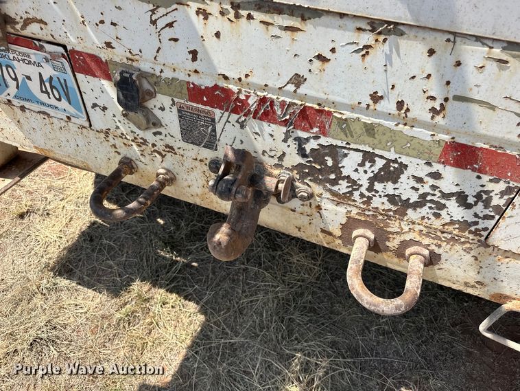 image for item EJ8916 2000 Freightliner  FL80 pressure digger truck